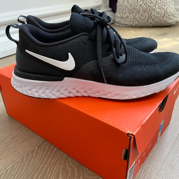 Nike Odyssey React Running Shoes - Picture 2 of 7